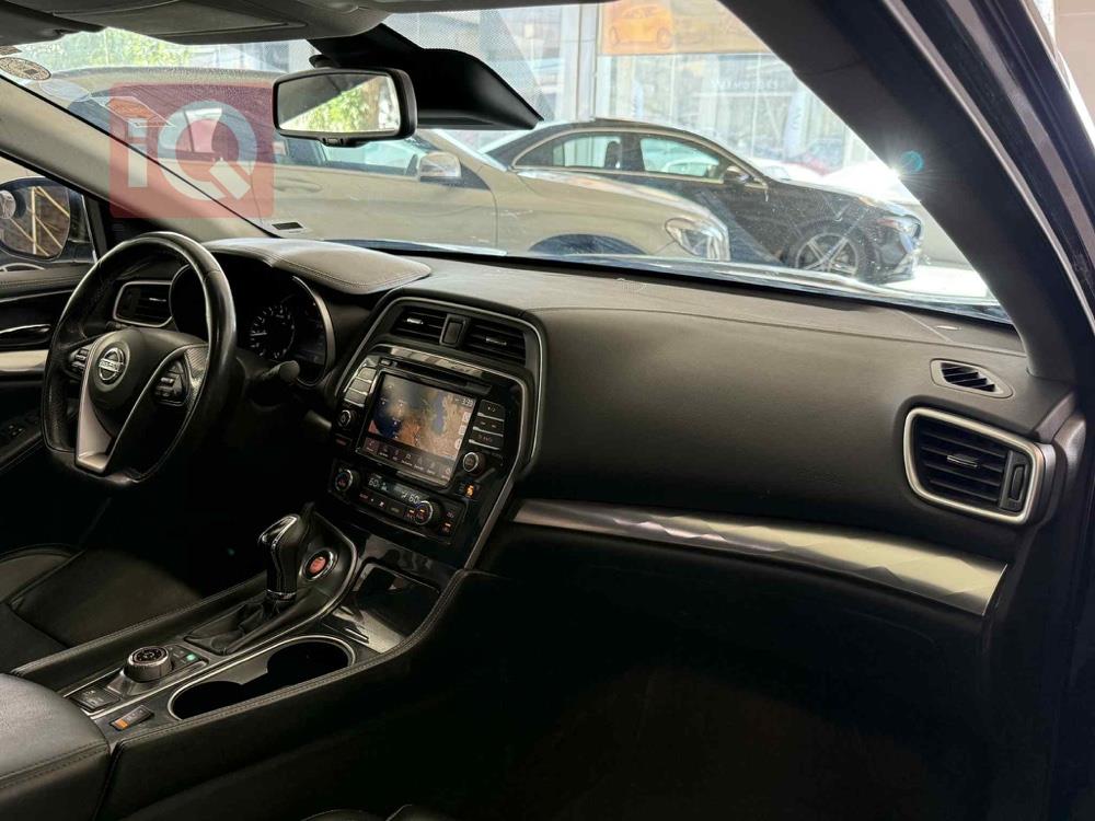 نيسان ماكسيما